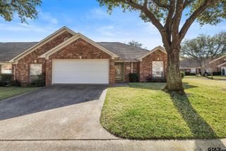 5401 Hollytree Dr. 604, Tyler, TX 75703