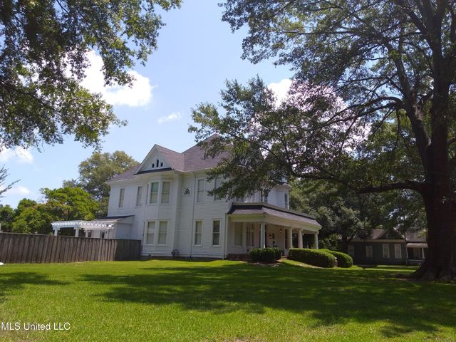 207 E Percy Street, Indianola, MS 38751