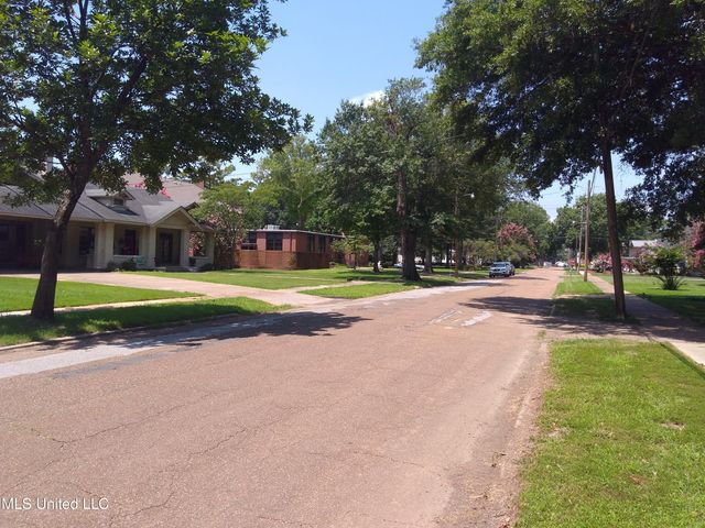 207 E Percy Street, Indianola, MS 38751