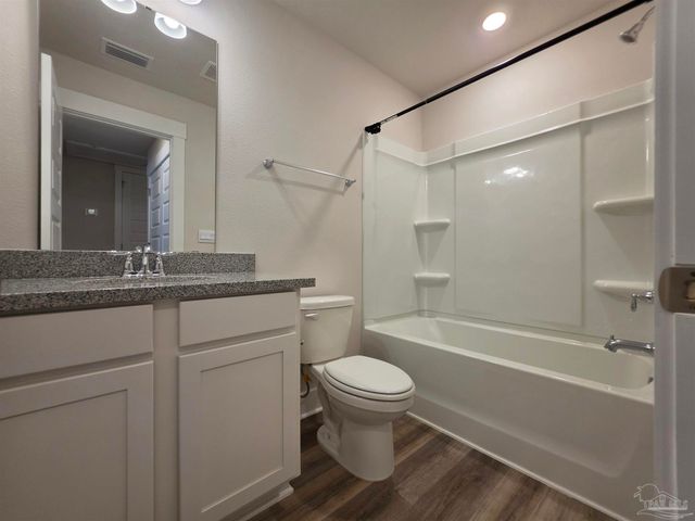 9525 Nature Creek Cir, Pensacola, FL 32526