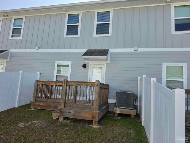 9525 Nature Creek Cir, Pensacola, FL 32526