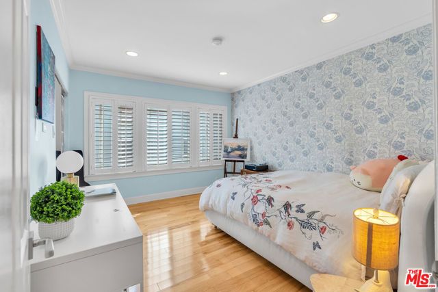 326 N Doheny Drive, Beverly Hills, CA 90211