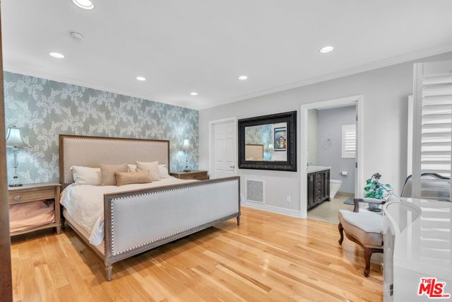 326 N Doheny Drive, Beverly Hills, CA 90211