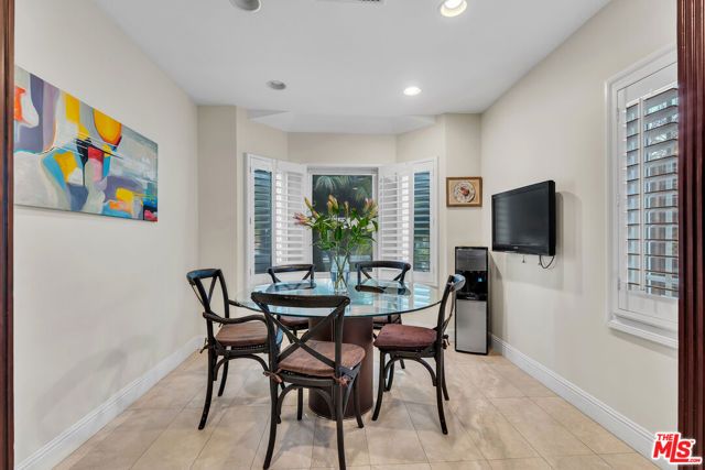 326 N Doheny Drive, Beverly Hills, CA 90211