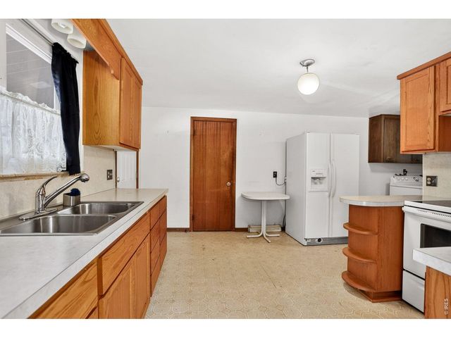 1035 N 4th St, Berthoud, CO 80513