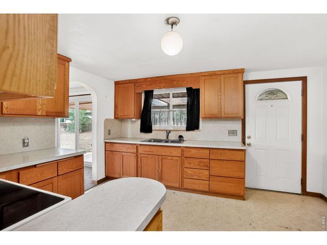 1035 N 4th St, Berthoud, CO 80513