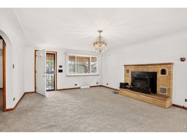 1035 N 4th St, Berthoud, CO 80513