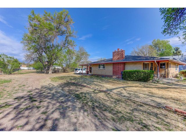 1035 N 4th St, Berthoud, CO 80513