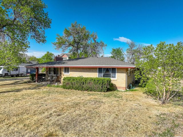 1035 N 4th St, Berthoud, CO 80513