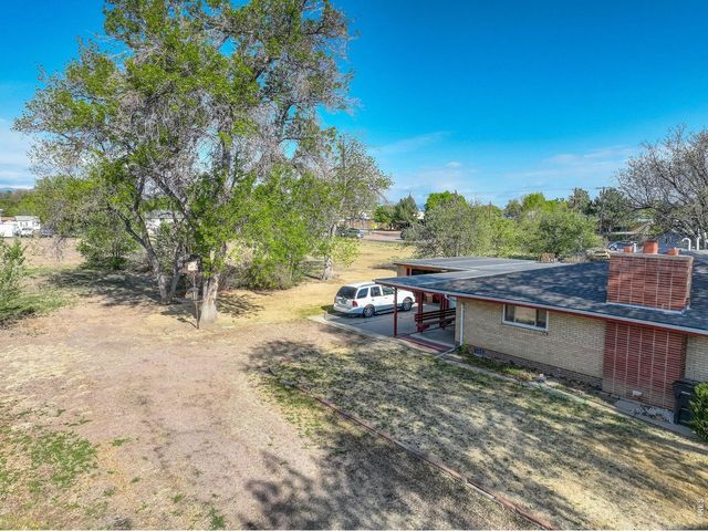 1035 N 4th St, Berthoud, CO 80513