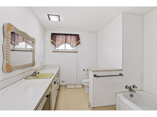 1035 N 4th St, Berthoud, CO 80513