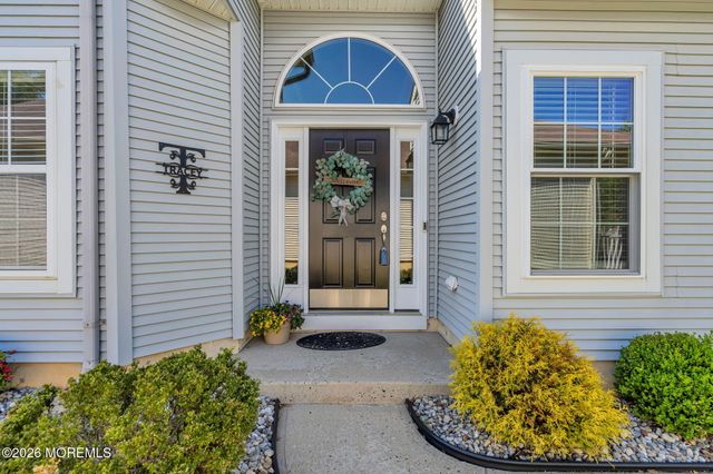 56 Rochford Drive, Manchester, NJ 08759