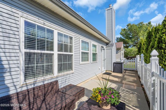 56 Rochford Drive, Manchester, NJ 08759