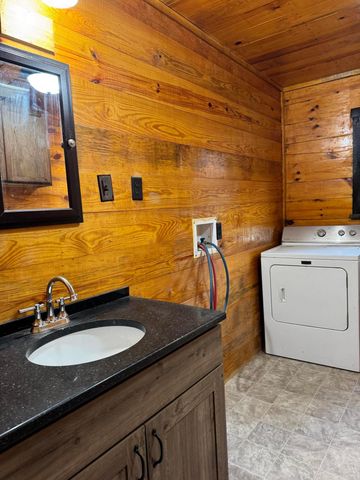 701 Runyon Lane, Nelsonville, OH 45764