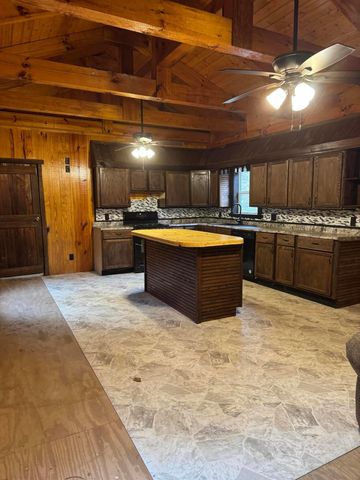 701 Runyon Lane, Nelsonville, OH 45764