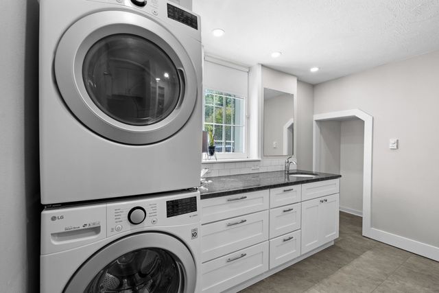 3215 E 17TH Ave, Spokane, WA 99223