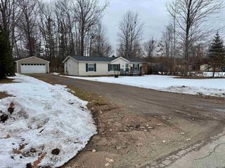 4266 Pebble Beach Drive, Gladwin, MI 48624