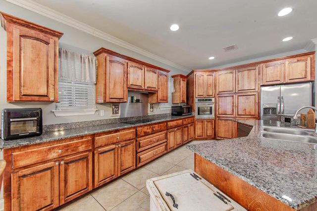 308 Meadow View Court, Thibodaux, LA 70301