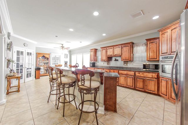 308 Meadow View Court, Thibodaux, LA 70301