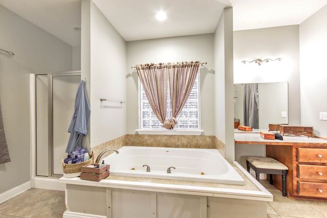 308 Meadow View Court, Thibodaux, LA 70301