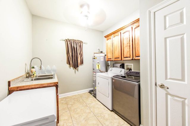 308 Meadow View Court, Thibodaux, LA 70301