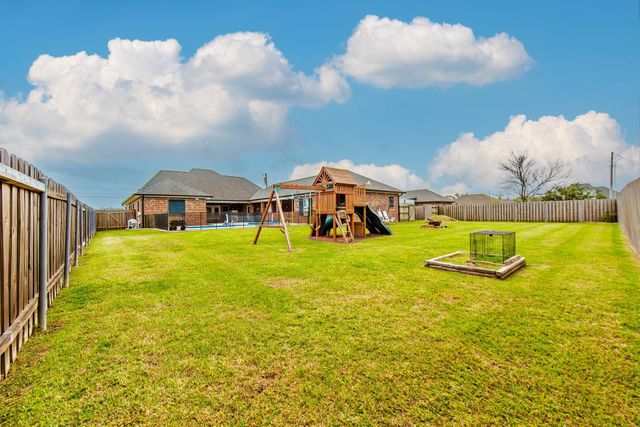 308 Meadow View Court, Thibodaux, LA 70301