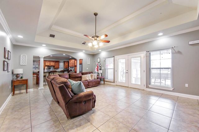 308 Meadow View Court, Thibodaux, LA 70301