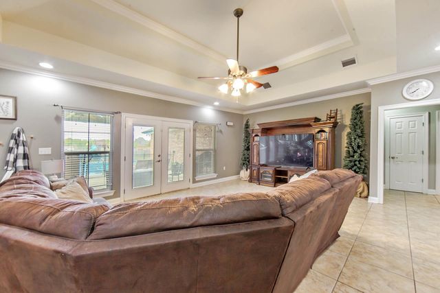 308 Meadow View Court, Thibodaux, LA 70301