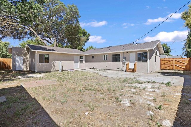 2346 E Hackberry Street CALIFO, Stockton, CA 95205
