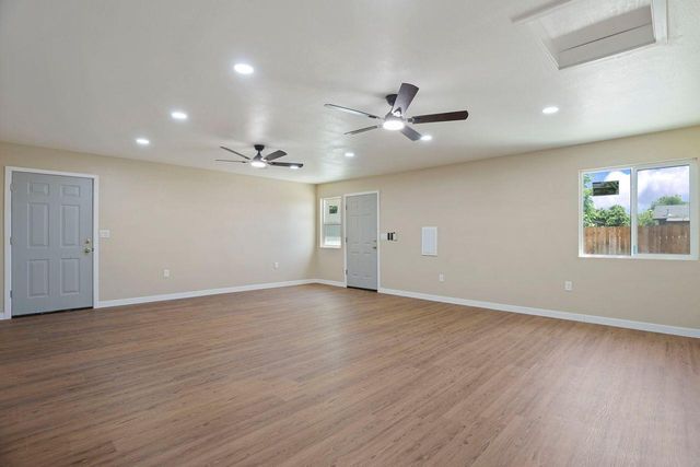 2346 E Hackberry Street CALIFO, Stockton, CA 95205