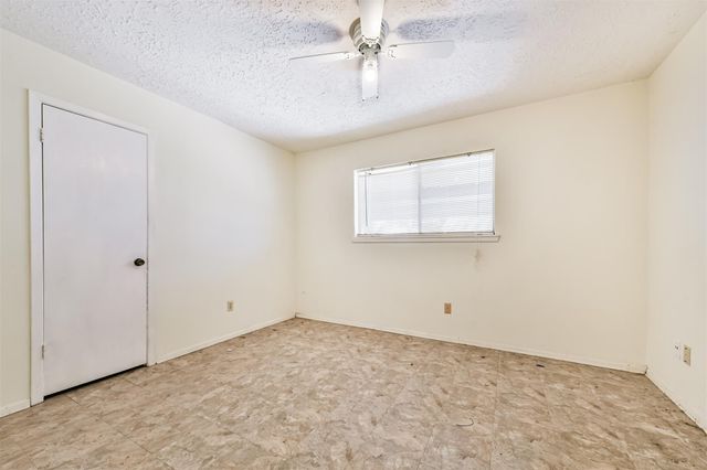 3914 Laura Leigh Drive, Friendswood, TX 77546