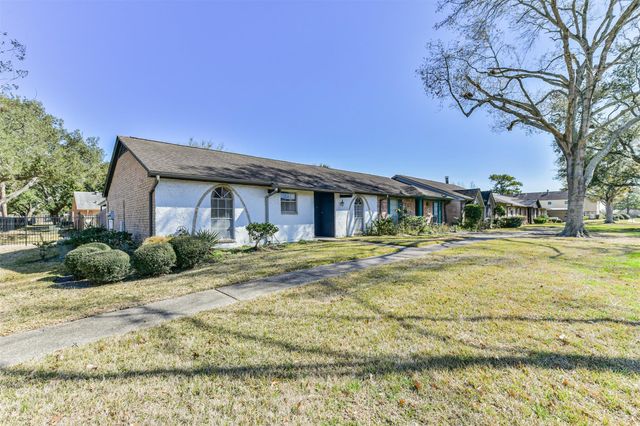 3914 Laura Leigh Drive, Friendswood, TX 77546