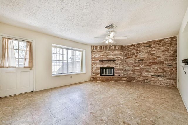 3914 Laura Leigh Drive, Friendswood, TX 77546