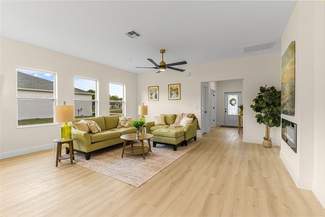 8646 100th Avenue, Vero Beach, FL 32967