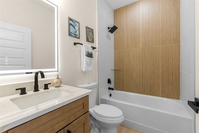 8646 100th Avenue, Vero Beach, FL 32967