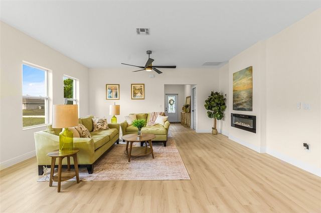 8646 100th Avenue, Vero Beach, FL 32967