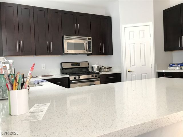 5423 Dancing Bear Drive, Las Vegas, NV 89113