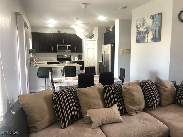 5423 Dancing Bear Drive, Las Vegas, NV 89113