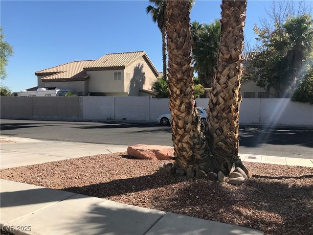 5423 Dancing Bear Drive, Las Vegas, NV 89113