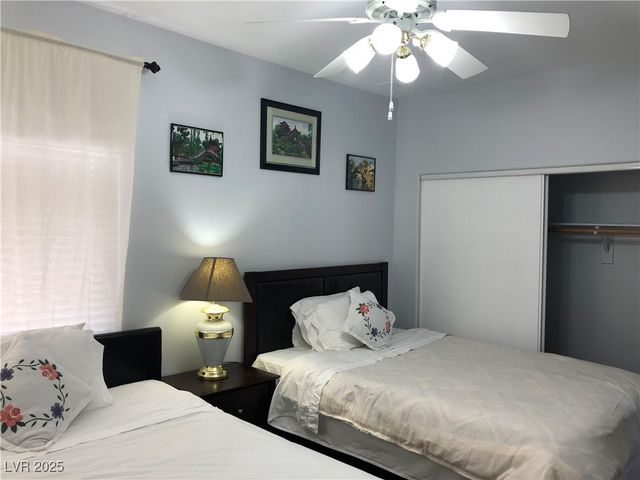 5423 Dancing Bear Drive, Las Vegas, NV 89113