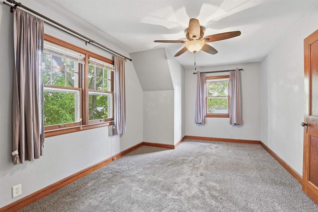 821 S WEIMAR STREET, Appleton, WI 54915