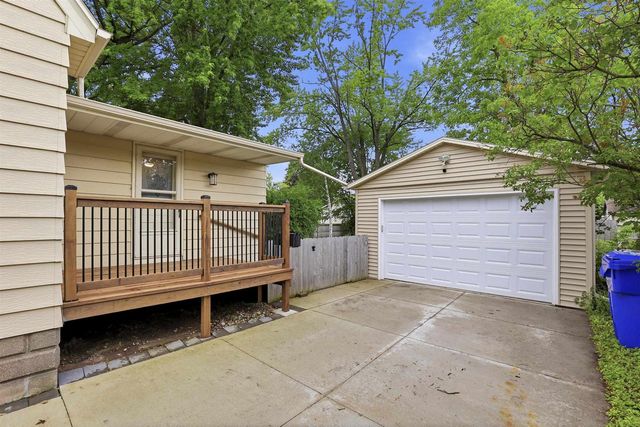 821 S WEIMAR STREET, Appleton, WI 54915