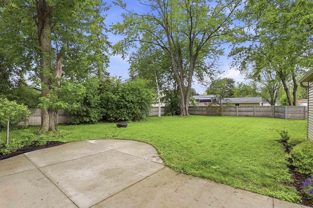 821 S WEIMAR STREET, Appleton, WI 54915