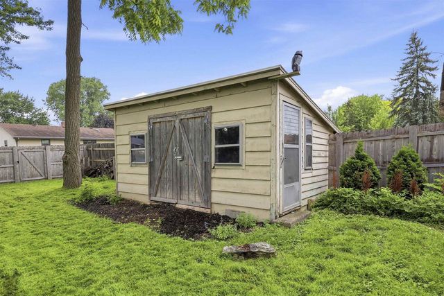 821 S WEIMAR STREET, Appleton, WI 54915