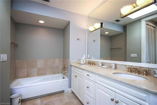 5775 Baltusrol CT # 302, Sanibel, FL 33957