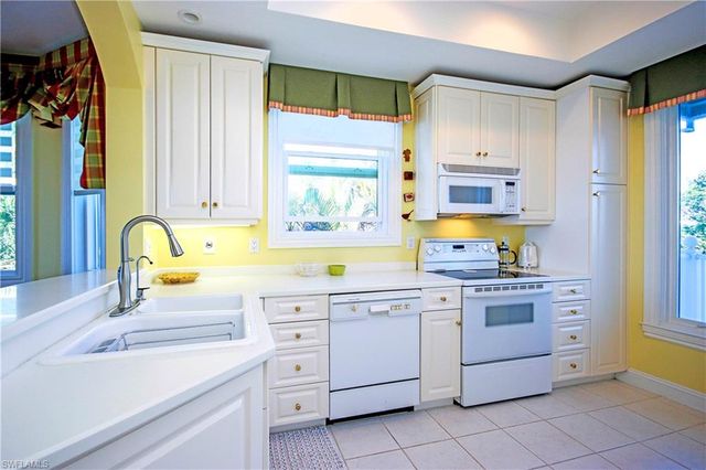 5775 Baltusrol CT # 302, Sanibel, FL 33957