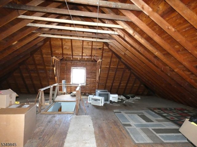 123 Heald St, Carteret Boro, NJ 07008