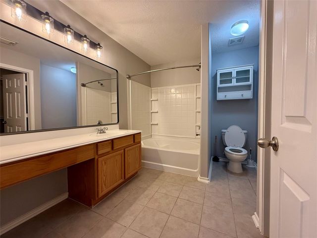 6733 Hidden Colony Lane, Dickinson, TX 77539