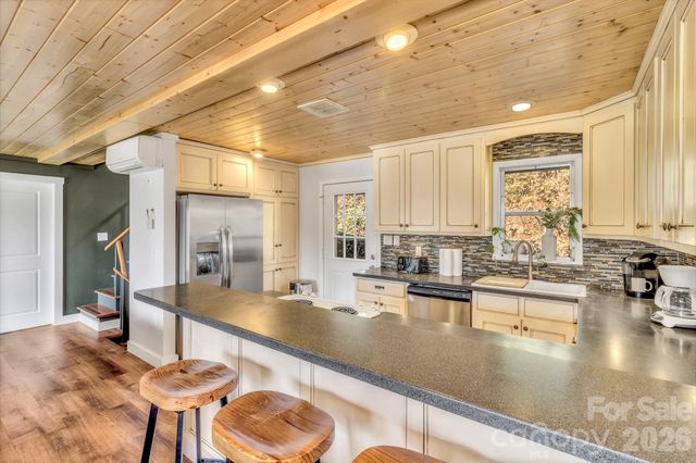 80 Hidden Falls Road, Maggie Valley, NC 28751