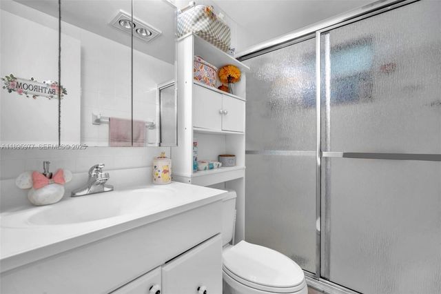 2324 Van Buren Street 204, Hollywood, FL 33020